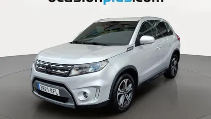 Usado Suzuki Vitara GLX 120 CV (88 kW) 2017 Gris plata SUV