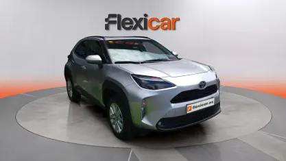 Usado Toyota Yaris Hybrid Active 116 CV (85 kW) 2025 Gris