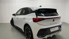Blanco Usado 2023 Cupra Born e-Boost Utilitario | 25.990 € (Buen precio)
