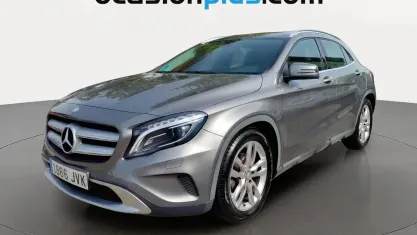 Usado Mercedes GLA200 Urban 136 CV (100 kW) 2016 Gris SUV