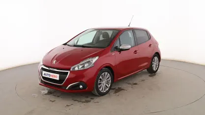 Usado Peugeot 208 Style 82 CV (60 kW) 2018 Rojo Utilitario
