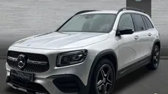 Plateado Usado 2022 Mercedes GLB200 AMG line SUV | 39.900 € (Precio justo)