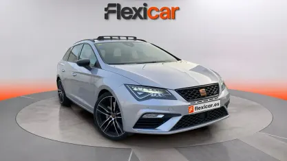 Usado Seat Leon ST 4Drive 300 CV (220 kW) 2019 Gris Familiar