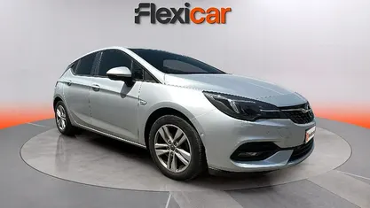Usado Opel Astra GS Line 110 CV (80 kW) 2020 Gris Berlina