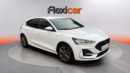 Usado Ford Focus ST-Line 125 CV (91 kW) 2022 Blanco Berlina