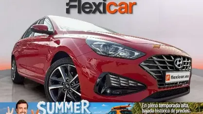Usado Hyundai i30 110 CV (80 kW) 2022 Rojo Utilitario