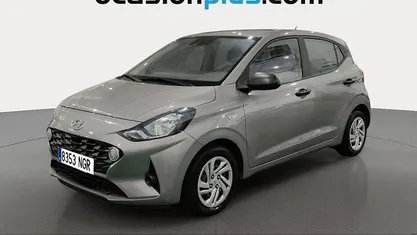 Usado Hyundai i10 67 CV (49 kW) 2022 Gris Utilitario