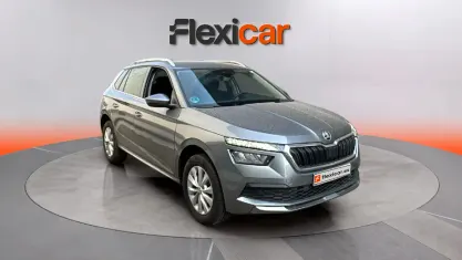 Usado Skoda Kamiq Ambition 110 CV (80 kW) 2022 Gris SUV