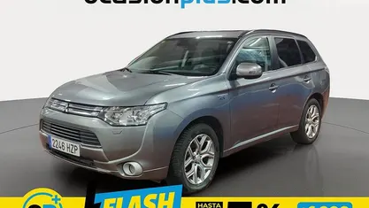 Usado Mitsubishi Outlander P-HEV 203 CV (149 kW) 2014 SUV