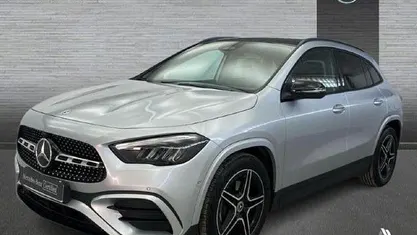 Plata hightech Usado 2025 Mercedes GLA200 AMG line SUV | 44.200 € (Precio justo)