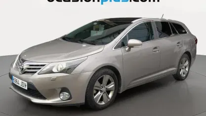 Usado Toyota Avensis Advance 124 CV (91 kW) 2015 Gris Monovolumen