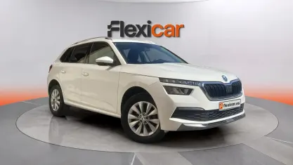 Usado Skoda Kamiq Active 95 CV (69 kW) 2021 Blanco SUV
