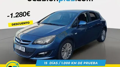 Usado 2015 Opel Astra Selective Utilitario | 7870 € (Buen precio)