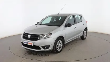Usado Dacia Sandero 90 CV (66 kW) 2017 Gris Utilitario