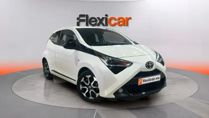 Usado Toyota Aygo X-play 72 CV (52 kW) 2019 Blanco Utilitario
