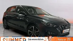 Gris Usado 2023 Hyundai i30 Berlina | 19.790 € (Precio justo)