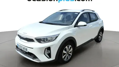Usado Kia Stonic 101 CV (74 kW) 2024 Blanco SUV