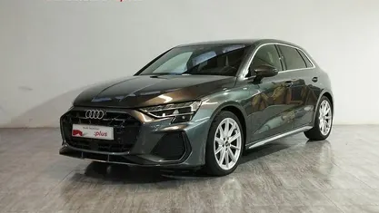 Usado Audi A3 S-Line 150 CV (110 kW) 2025 Gris Berlina