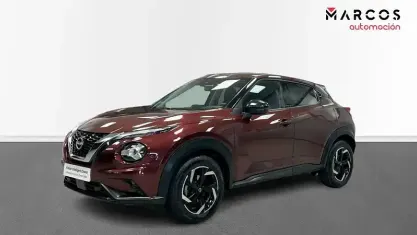 Usado Nissan Juke Acenta 114 CV (83 kW) 2023 Rojo burgundy/negro SUV