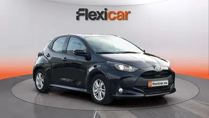 Usado Toyota Yaris Hybrid Business Edition 116 CV (85 kW) 2021 Berlina