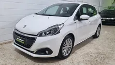 Usado 2018 Peugeot 208 Signature Sky Utilitario | 7600 € (Super precio)