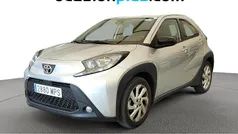 Gris Usado 2024 Toyota Aygo Play Utilitario | 13.810 € (Precio justo)