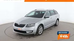 Gris Usado 2013 Skoda Octavia Elegance Utilitario | 11.499 € (Precio justo)