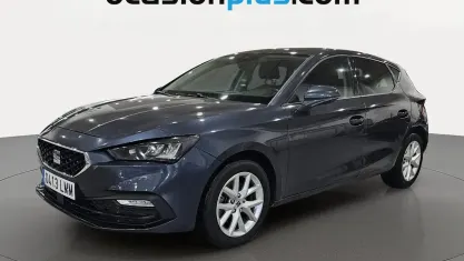 Usado Seat Leon Style 131 CV (96 kW) 2021 Gris Utilitario
