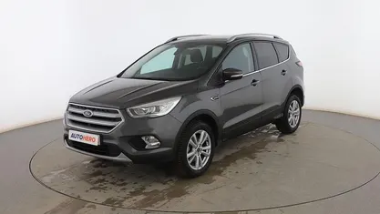 Usado Ford Kuga Trend+ 120 CV (88 kW) 2019 Gris SUV