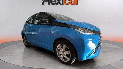 Usado Toyota Aygo X-cite 72 CV (52 kW) 2016 Azul Utilitario