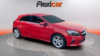 Usado Mercedes A200 Style 136 CV (100 kW) 2016 Rojo Utilitario