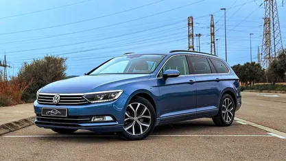 Usado VW Passat Advance 150 CV (110 kW) 2017 Azul Familiar