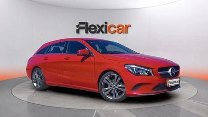 Occasion Mercedes CLA220 Shooting Brake 177 PK (130 kW) 2017 Rood Stationwagen
