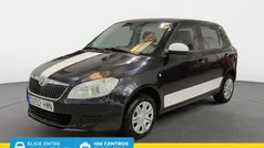 Negro Usado 2014 Skoda Fabia Ambition Utilitario | 5500 € (Super precio)
