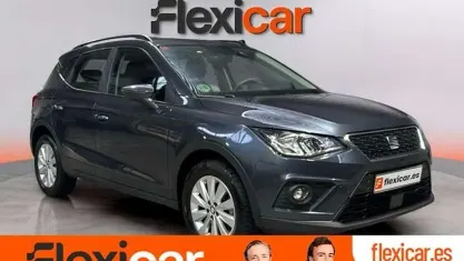 Usado Seat Arona Style 110 CV (80 kW) 2021 Gris SUV
