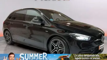 Usado Mercedes B200 150 CV (110 kW) 2021 Negro Utilitario