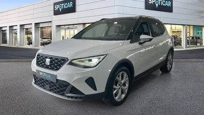 Blanco Usado 2023 Seat Arona FR SUV | 20.900 € (Precio justo)