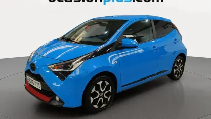 Usado Toyota Aygo X-play 72 CV (52 kW) 2019 Azul Utilitario