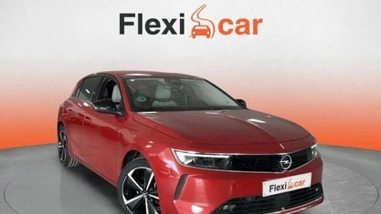 Usado Opel Astra Elegance 130 HP (95 kW) 2022 Vermelho Sedan