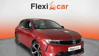 Usado Opel Astra Elegance 130 CV (95 kW) 2022 Rojo Berlina