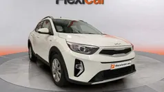 Blanco Usado 2022 Kia Stonic Plus SUV | 12.990 € (Precio justo)