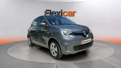 Usado Renault Twingo Zen 93 CV (68 kW) 2020 Gris Utilitario