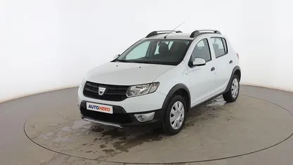 Blanco Usado 2015 Dacia Sandero Stepway Utilitario | 9099 € (Precio justo)