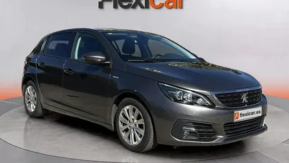 Usado Peugeot 308 Style 131 CV (96 kW) 2020 Gris Berlina