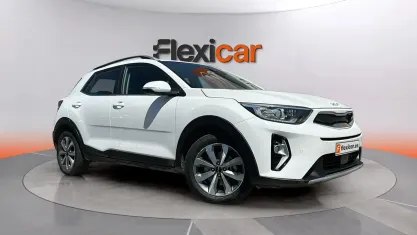 Usado Kia Stonic Plus 84 CV (61 kW) 2022 Blanco SUV