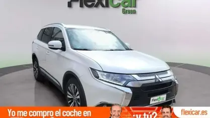 Usado Mitsubishi Outlander Motion 150 CV (110 kW) 2019 Blanco SUV