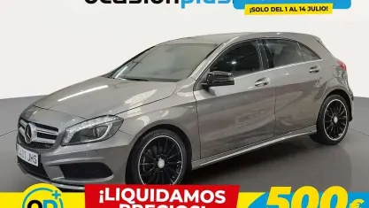 Usado Mercedes A200 AMG line 136 CV (100 kW) 2015 Gris Utilitario