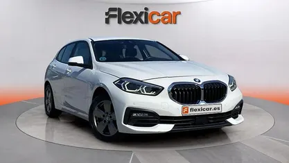 Usado BMW 118 Comfort Edition 151 CV (111 kW) 2021 Blanco Utilitario