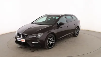 Usado Seat Leon FR 190 CV (139 kW) 2019 Morado Familiar