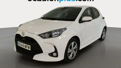 Usado Toyota Yaris Active 116 CV (85 kW) 2024 Blanco Utilitario